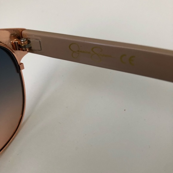 Jessica Simpson Sunglasses - Picture 5 of 6